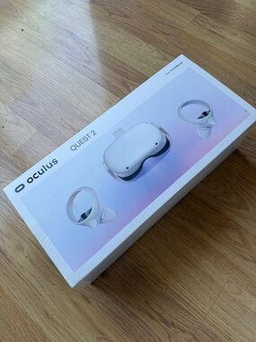 Oculus Quest 2 VR Headset + 2 controllers - White 64g